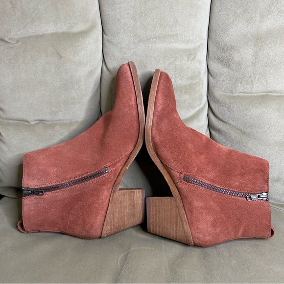 Frye Alton Chelsea Bootie 11B - Picture 7 of 10